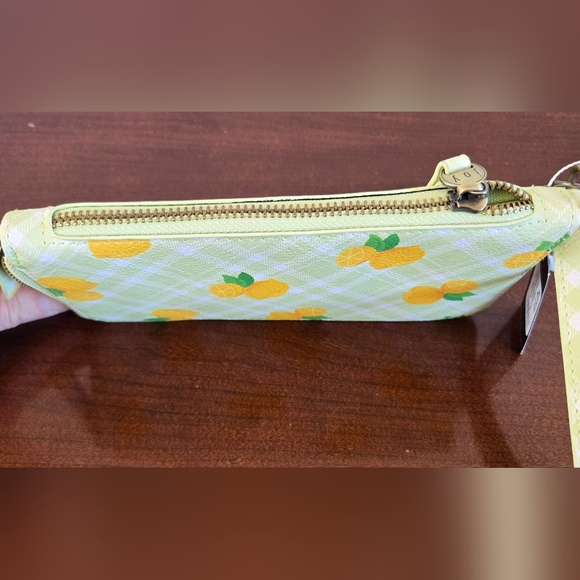 Joy Susan Chloe Zip Around Wristlet and Wallet - Lemons on Lime Plaid NWT - Picture 2 of 6
